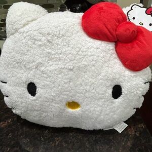 Hello Kitty Label with Red Bow